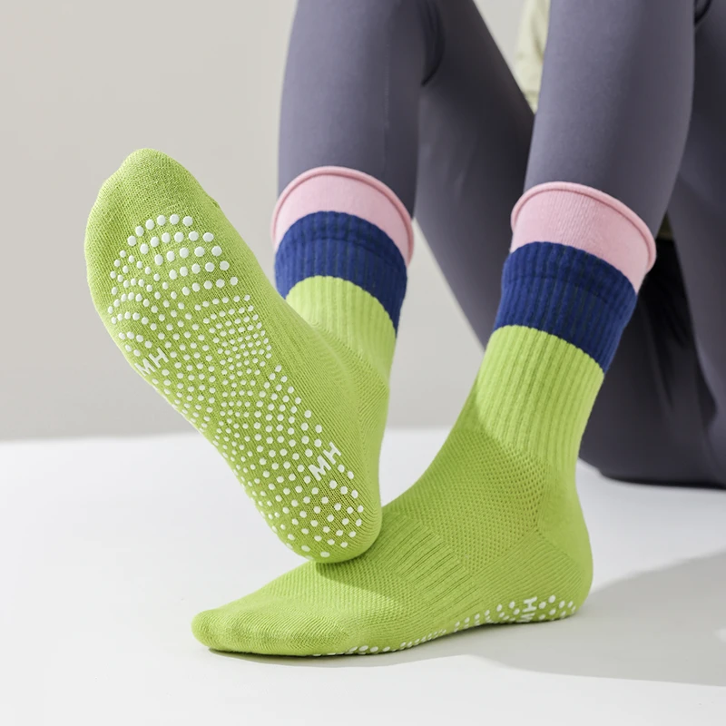シリコーンノンスリップヨガソックス女性カラーマッチングジムフ - Home Gym Floor のレビューと価格